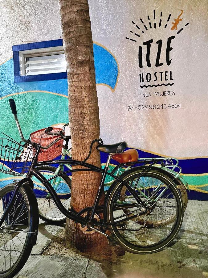 Itzé Hostel Isla Mujeres Extérieur photo